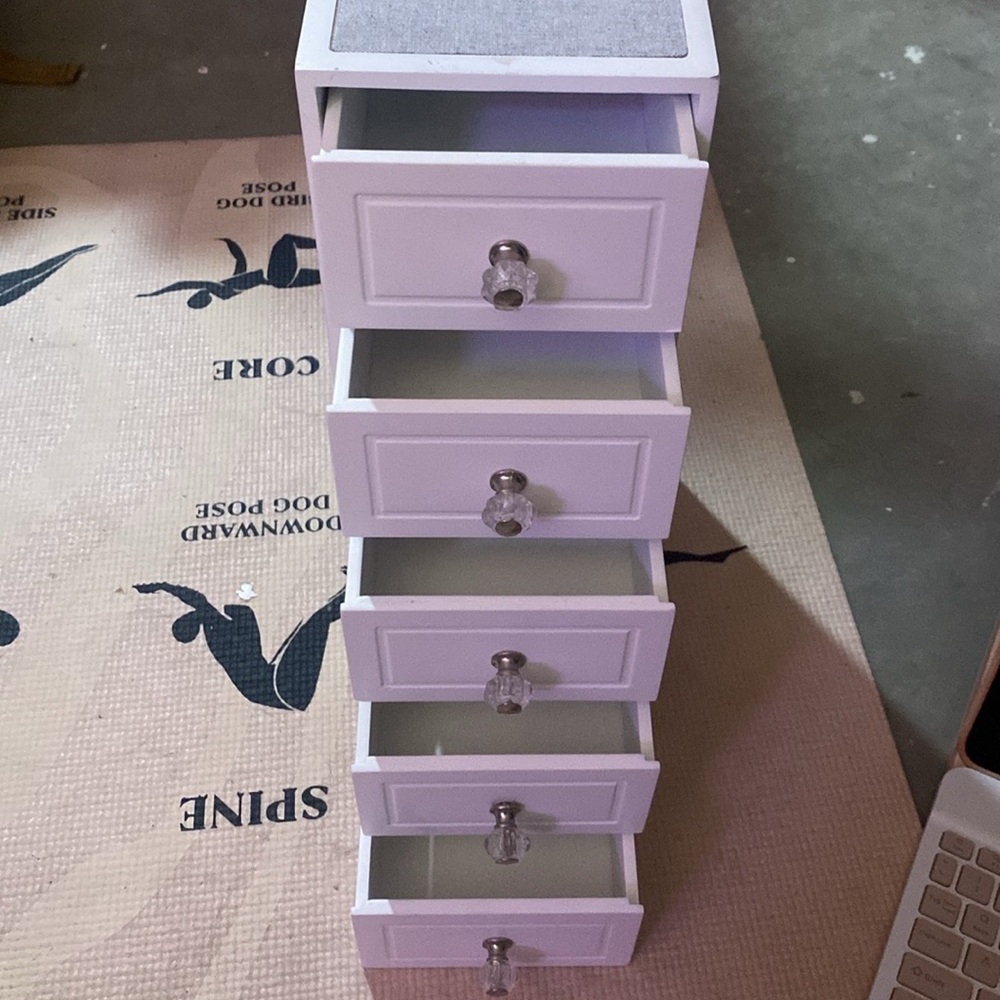 Storage container - Picture 3 of 5